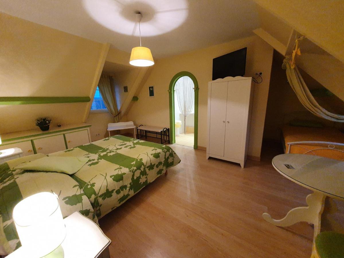 Chambres Du Logis De La Mare Du Parc Surtainville Exteriér fotografie